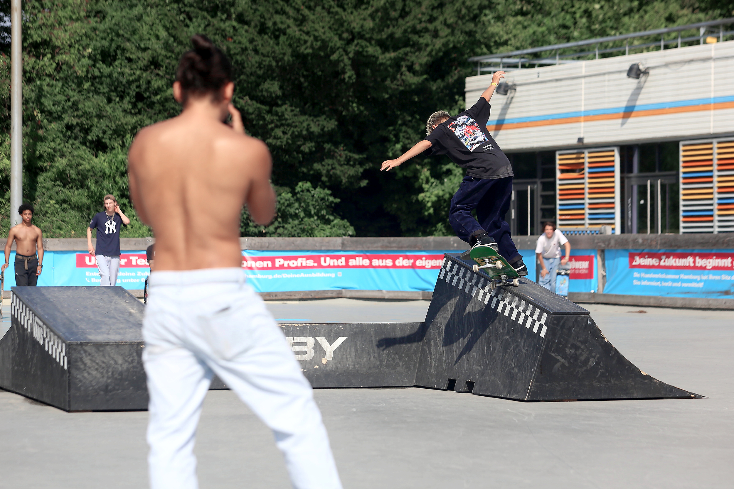 JesseKloes_Bs180BWNosegrind.jpg