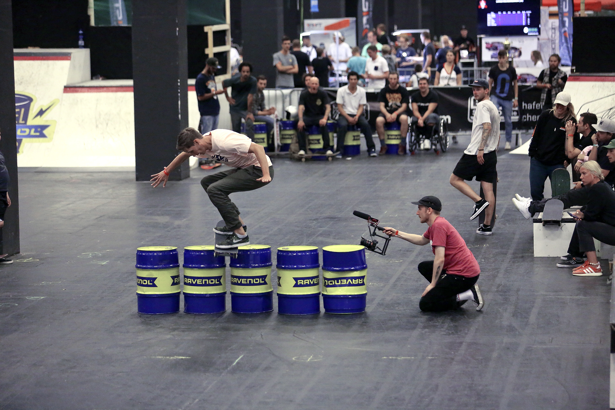 KevinHesse_NolliePopShove-It_BestTrick.jpg
