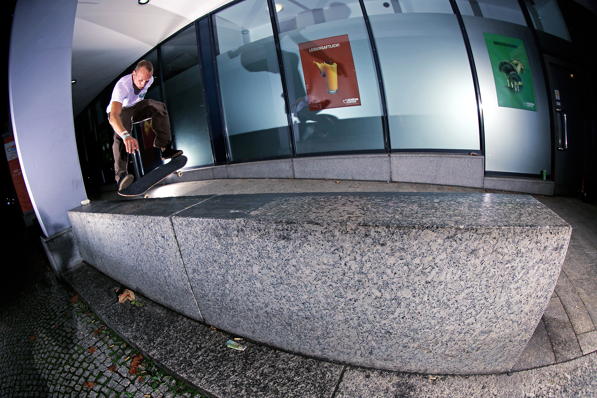 LarsSchoenfelder_KickflipNoseslide_Warsteiner_Gentsch_NEU.jpg