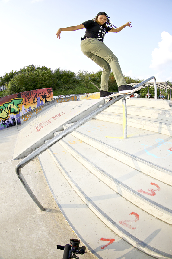 Samara_FsBoardslide_adj_.jpg