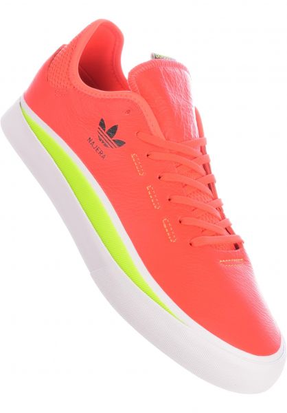 Titus_Karlsruhe_Adidas_Schuh6.jpg
