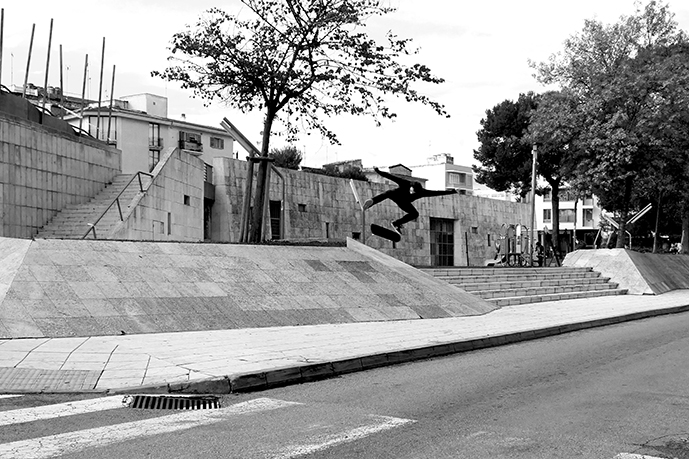 Kickflip: Foto: Sam Schulze Kickflip: Foto: Sam Schulze