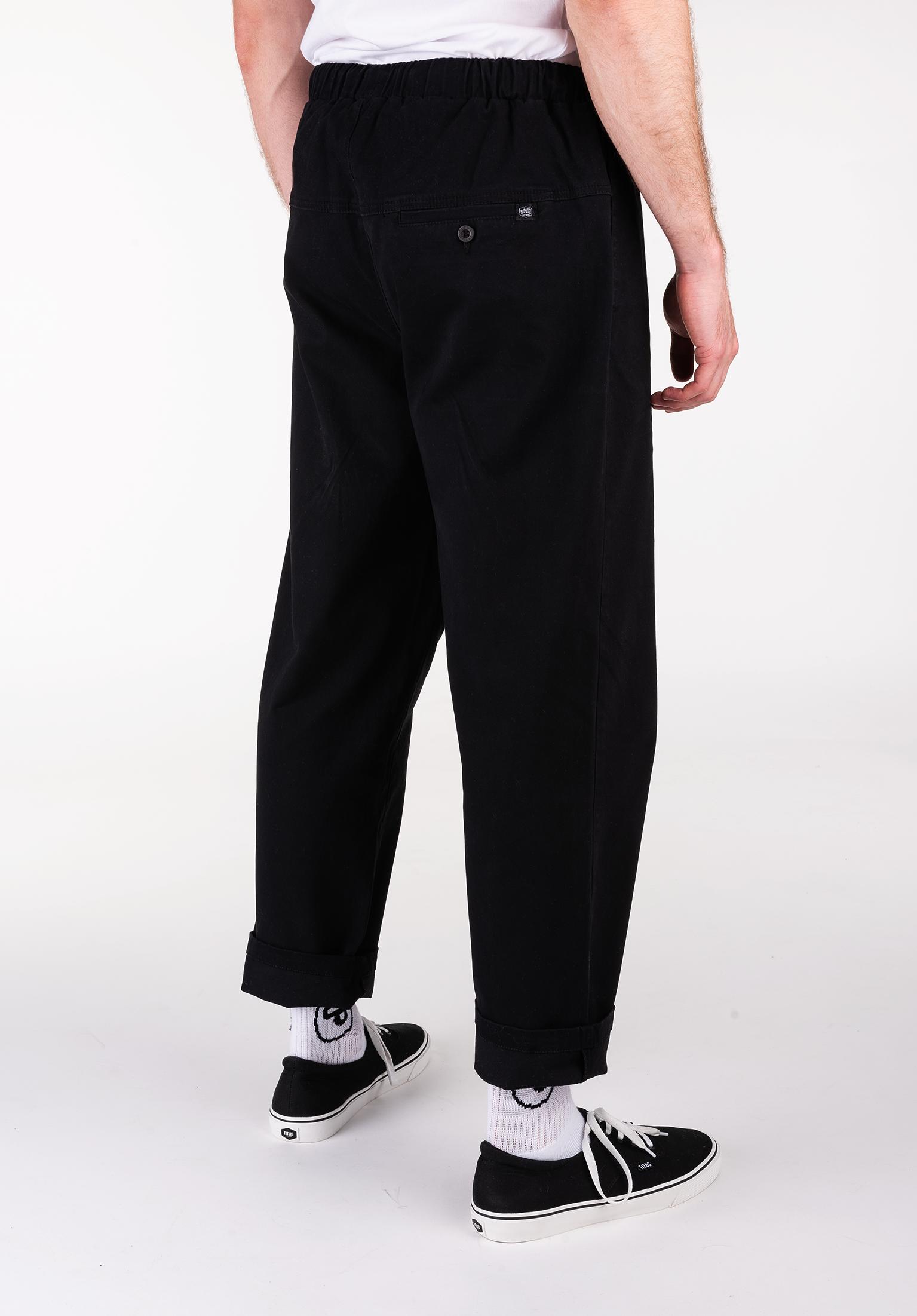 titus-chinos-und-stoffhosen-surpa-black-rueckenansicht-0521011.jpg