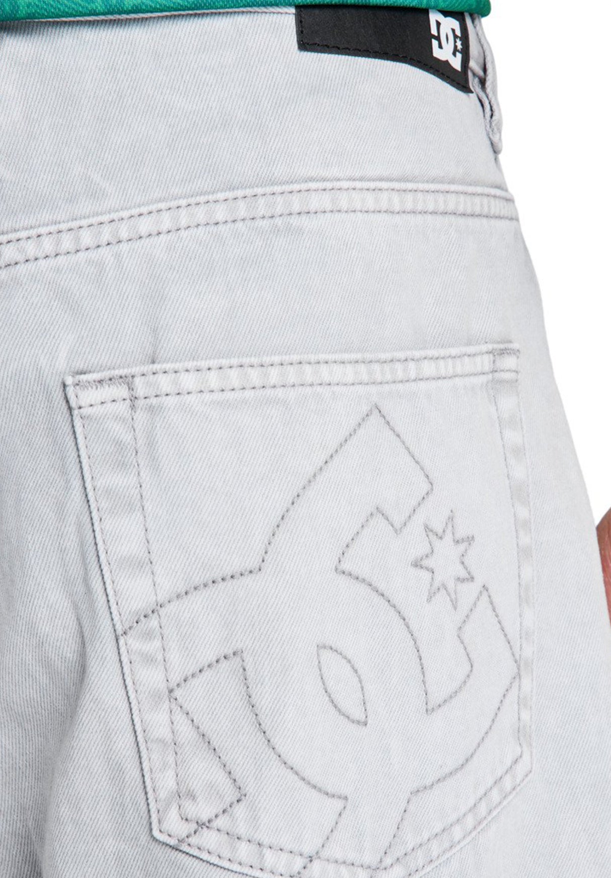 Baggy Denim Short wilddove Closeup1