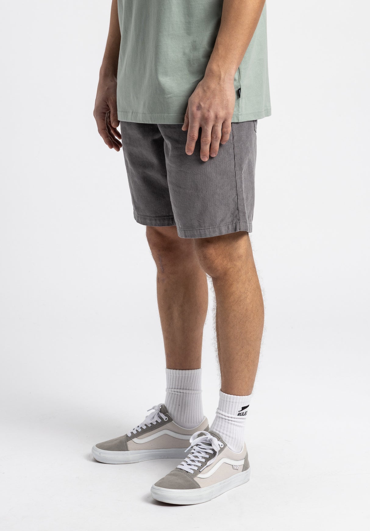 Compo grey Closeup1