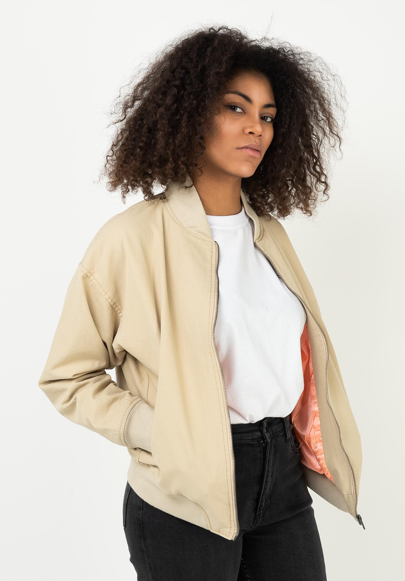 titus-uebergangsjacken-ava-beige-closeup1-0700235.jpg