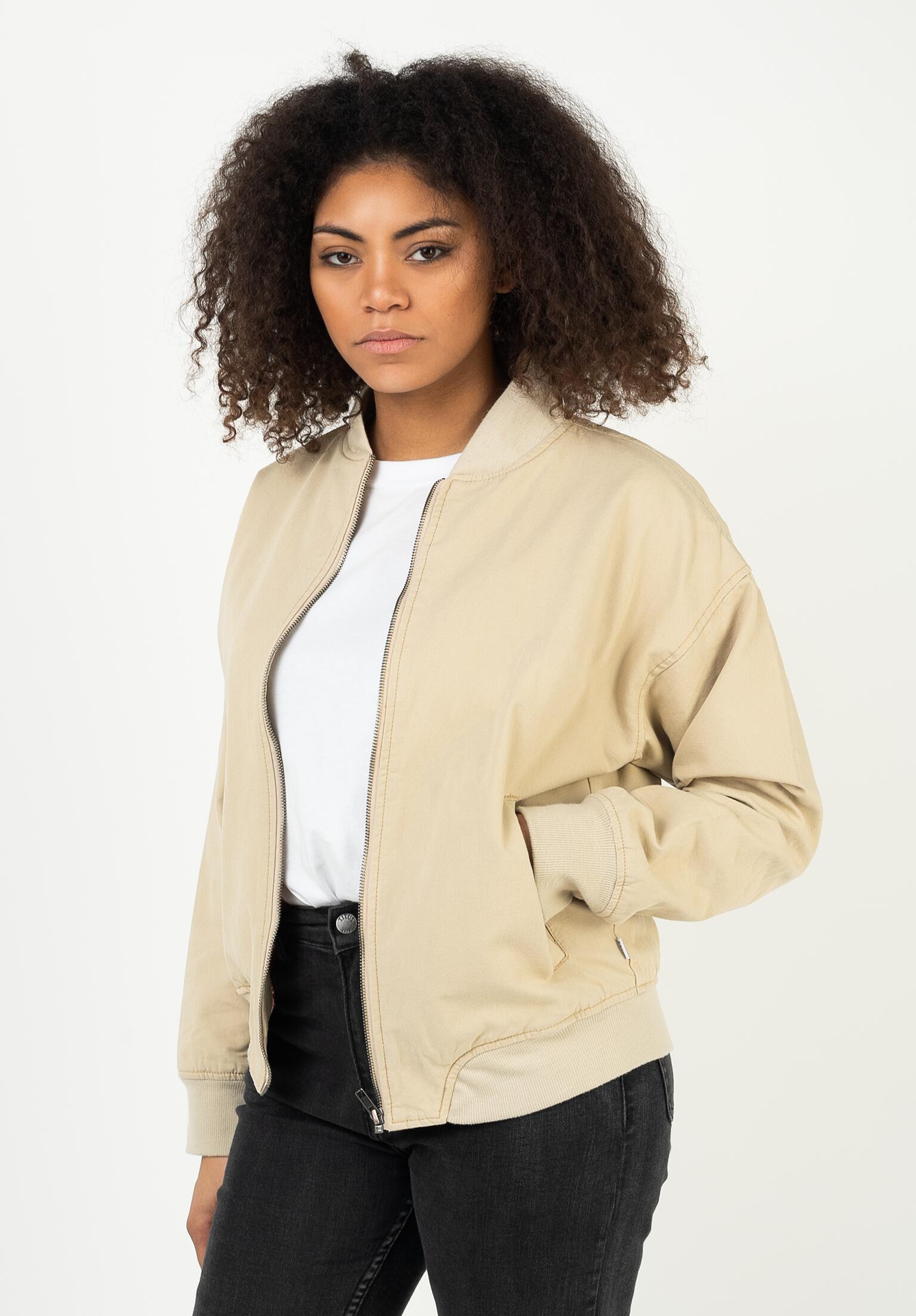 titus-uebergangsjacken-ava-beige-rueckenansicht-0700235.jpg