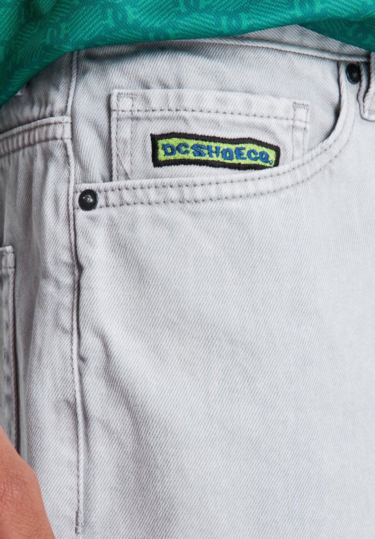 Baggy Denim Short wilddove Closeup2