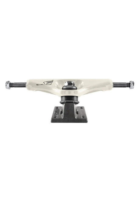 5.2 High Worrest - Bob V8 cream-black Rueckenansicht