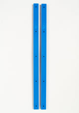 Rails blue Rueckenansicht