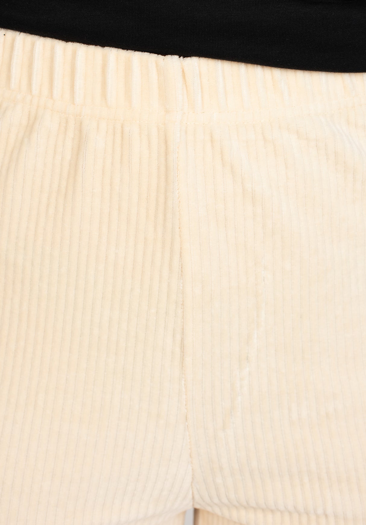 Nele|1.77|M